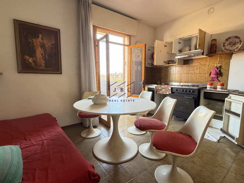 Sottomarina - (VE)
Proponiamo in località Sottomarina a circa 1 km dal mare, in zona tranquilla e...