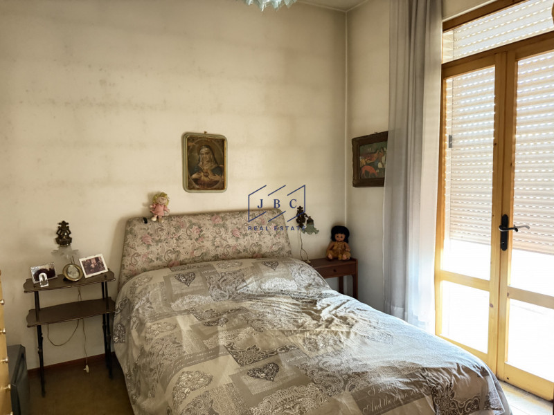 Sottomarina - (VE)
Proponiamo in località Sottomarina a circa 1 km dal mare, in zona tranquilla e...