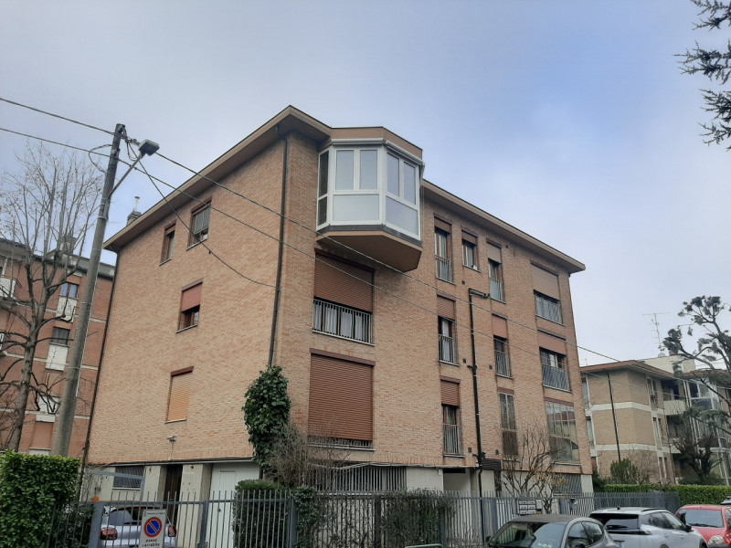 Nel quartiere di Pontevigodarzere, in una posizione tranquilla e comoda a tutti i servizi, propon...