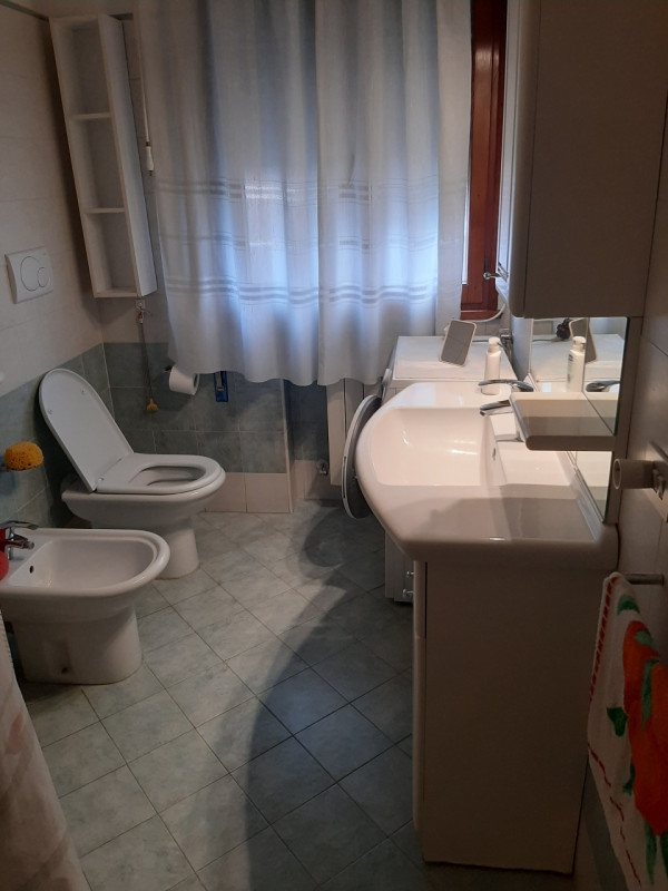 Nel quartiere di Pontevigodarzere, in una posizione tranquilla e comoda a tutti i servizi, propon...