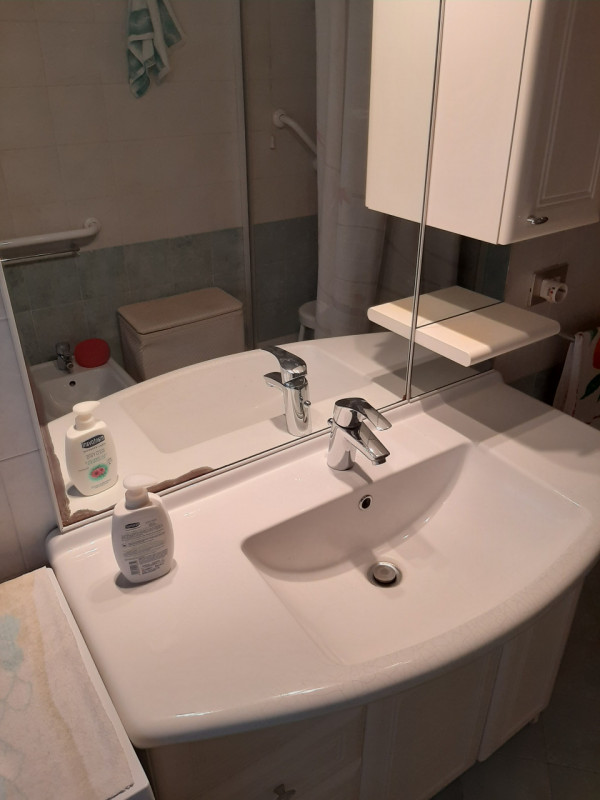 Nel quartiere di Pontevigodarzere, in una posizione tranquilla e comoda a tutti i servizi, propon...