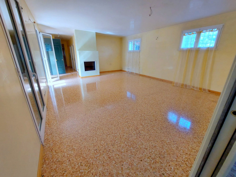 PRESTIGIOSA VILLA SINGOLA CON AMPIO GIARDINO ALL'ARCELLA €.680.000 rif.CL523


Nel cuore della vi...