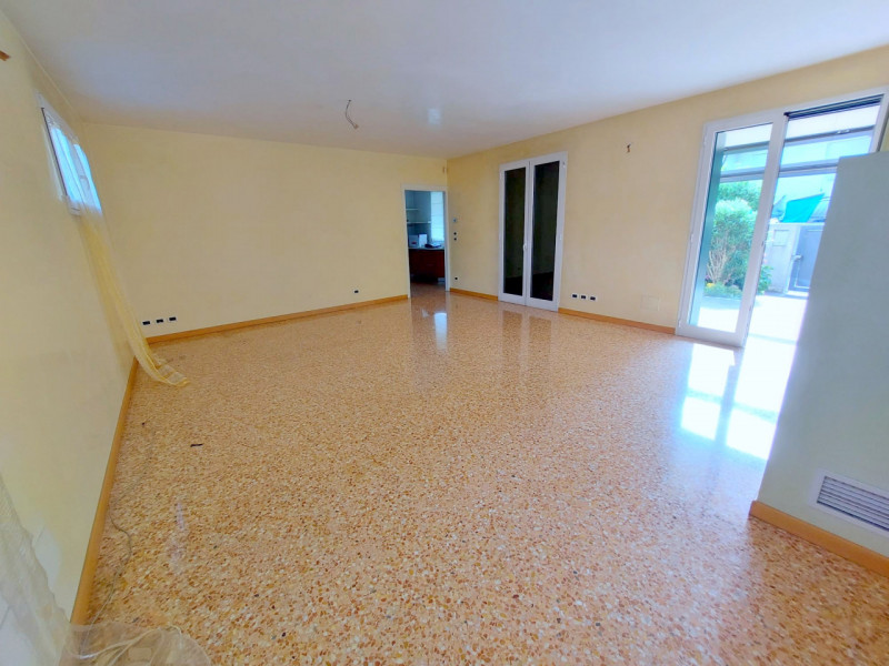 PRESTIGIOSA VILLA SINGOLA CON AMPIO GIARDINO ALL'ARCELLA €.680.000 rif.CL523


Nel cuore della vi...