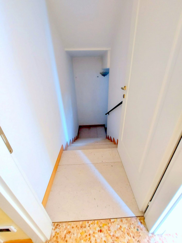 PRESTIGIOSA VILLA SINGOLA CON AMPIO GIARDINO ALL'ARCELLA €.680.000 rif.CL523


Nel cuore della vi...