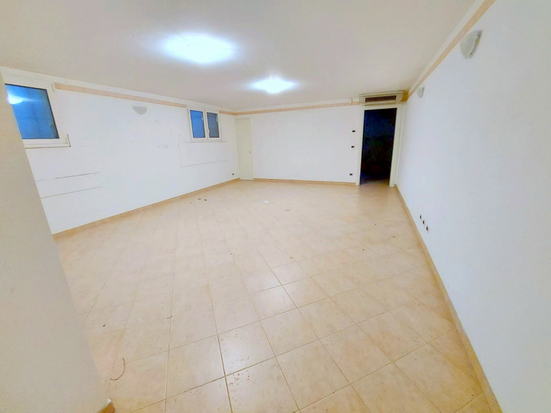 PRESTIGIOSA VILLA SINGOLA CON AMPIO GIARDINO ALL'ARCELLA €.680.000 rif.CL523


Nel cuore della vi...