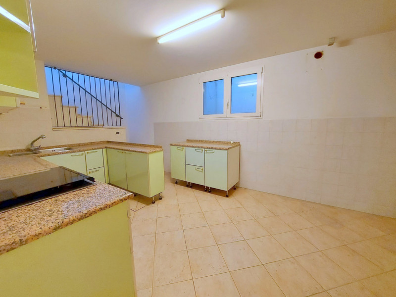 PRESTIGIOSA VILLA SINGOLA CON AMPIO GIARDINO ALL'ARCELLA €.680.000 rif.CL523


Nel cuore della vi...