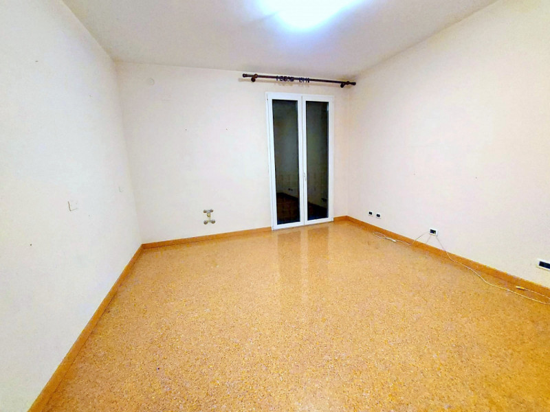 PRESTIGIOSA VILLA SINGOLA CON AMPIO GIARDINO ALL'ARCELLA €.680.000 rif.CL523


Nel cuore della vi...