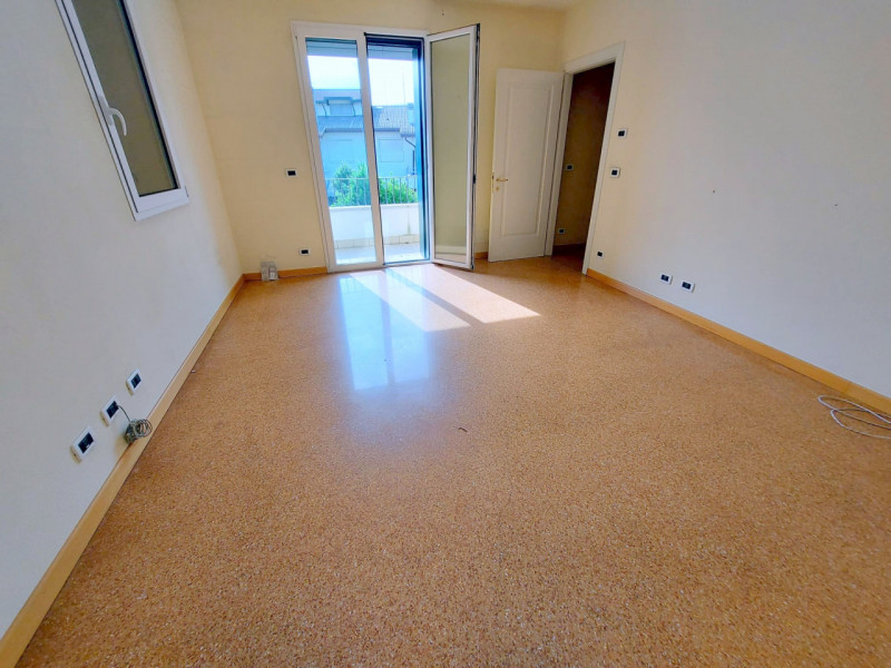 PRESTIGIOSA VILLA SINGOLA CON AMPIO GIARDINO ALL'ARCELLA €.680.000 rif.CL523


Nel cuore della vi...