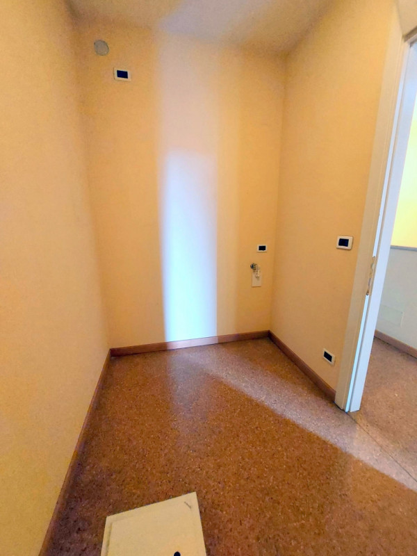 PRESTIGIOSA VILLA SINGOLA CON AMPIO GIARDINO ALL'ARCELLA €.680.000 rif.CL523


Nel cuore della vi...