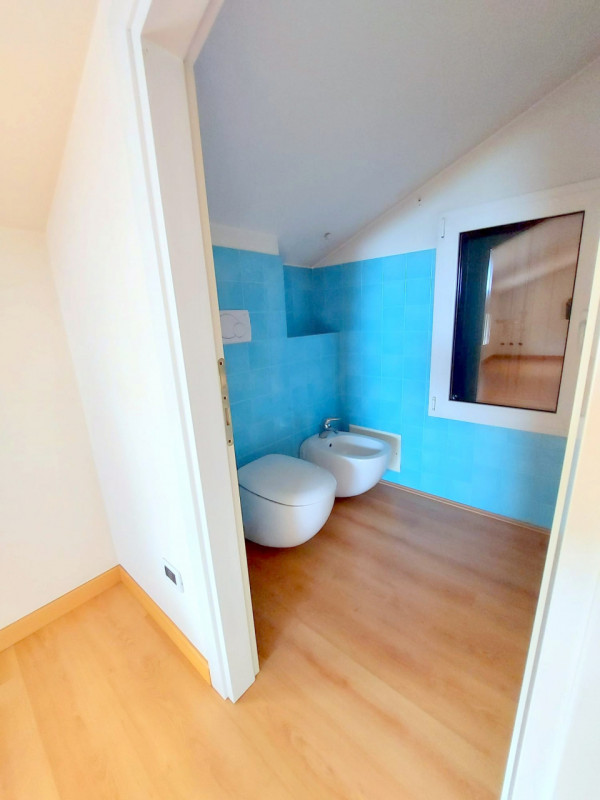 PRESTIGIOSA VILLA SINGOLA CON AMPIO GIARDINO ALL'ARCELLA €.680.000 rif.CL523


Nel cuore della vi...