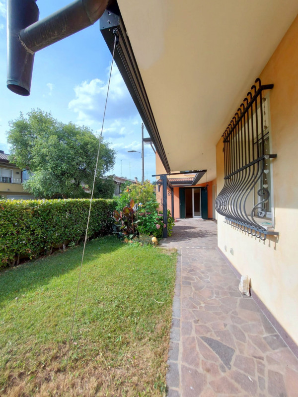 PRESTIGIOSA VILLA SINGOLA CON AMPIO GIARDINO ALL'ARCELLA €.680.000 rif.CL523


Nel cuore della vi...