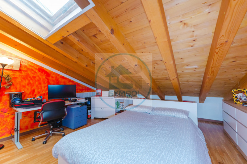 Nel cuore di Zero Branco, proponiamo in vendita un elegante appartamento duplex situato al primo ...