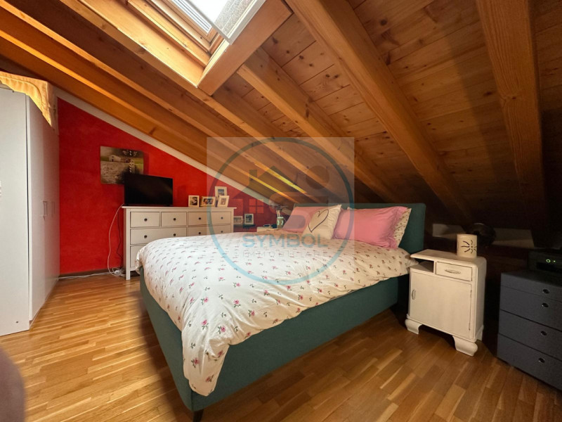 Nel cuore di Zero Branco, proponiamo in vendita un elegante appartamento duplex situato al primo ...