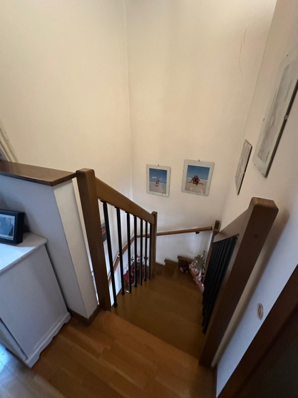 Nel cuore di Zero Branco, proponiamo in vendita un elegante appartamento duplex situato al primo ...