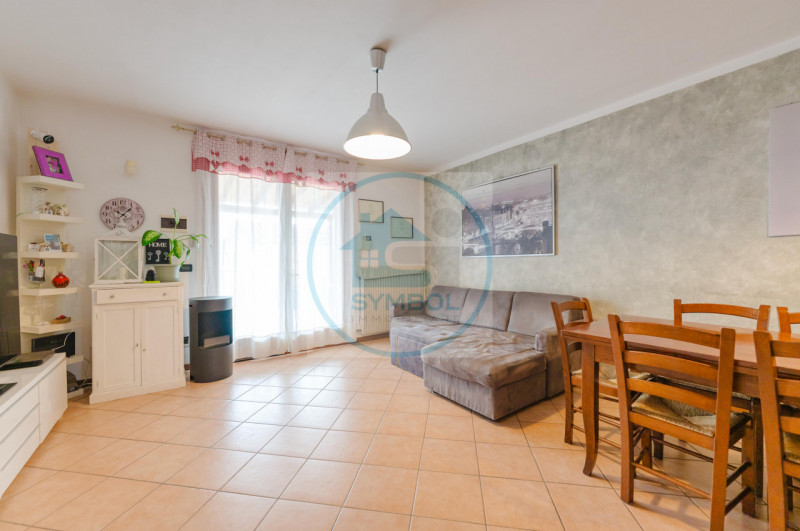 Nel cuore di Zero Branco, proponiamo in vendita un elegante appartamento duplex situato al primo ...