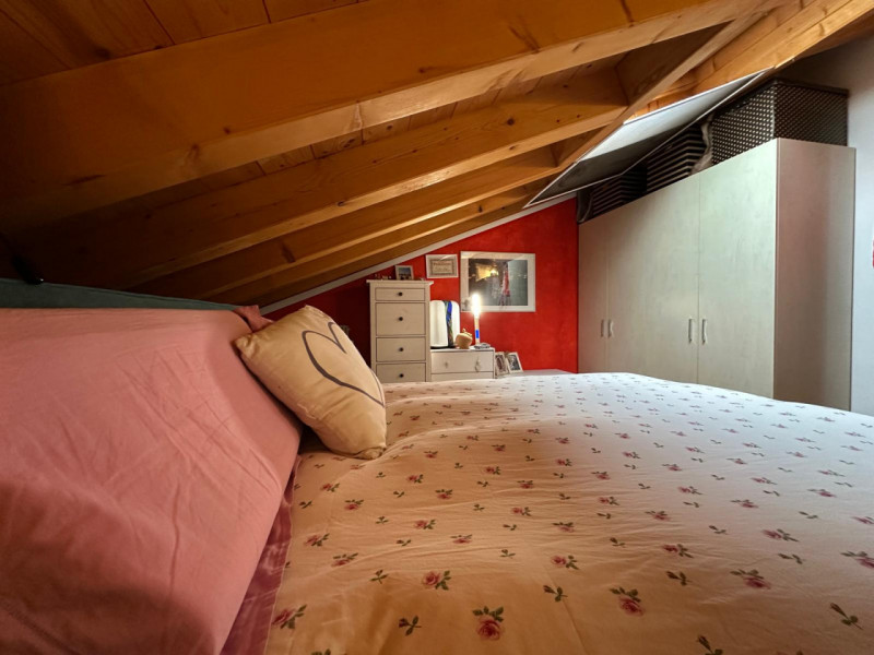 Nel cuore di Zero Branco, proponiamo in vendita un elegante appartamento duplex situato al primo ...