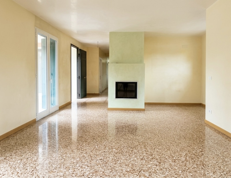 (Per INFO Monica 3482688677) Nel cuore del quartiere Arcella a Padova, in zona servitissima da tr...