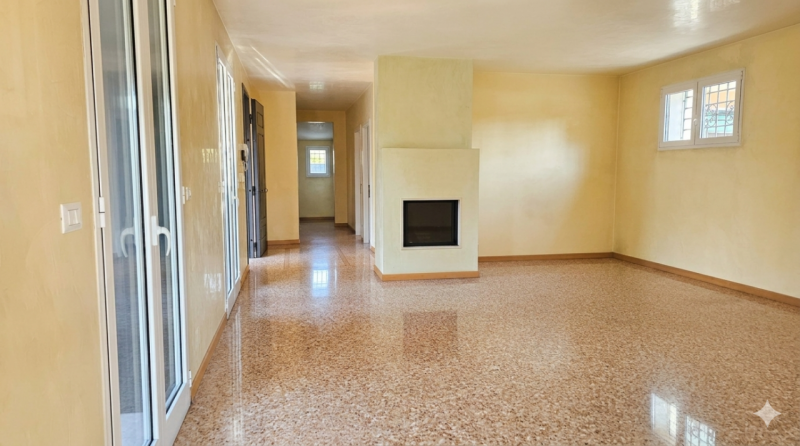 (Per INFO Monica 3482688677) Nel cuore del quartiere Arcella a Padova, in zona servitissima da tr...