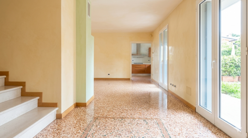 (Per INFO Monica 3482688677) Nel cuore del quartiere Arcella a Padova, in zona servitissima da tr...