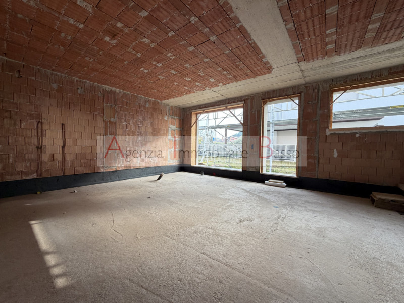 LOREGGIA – PORZIONE DI BIFAMILIARE MODERNA AL GREZZO AVANZATO, PRONTA PER ESSERE PERSONALIZZATA

...