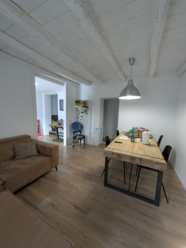 Proponiamo in vendita immobile di 160 mq completamente ristrutturato, con importanti interventi d...