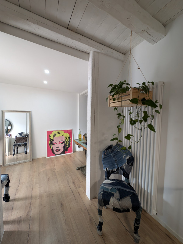 Proponiamo in vendita immobile di 160 mq completamente ristrutturato, con importanti interventi d...