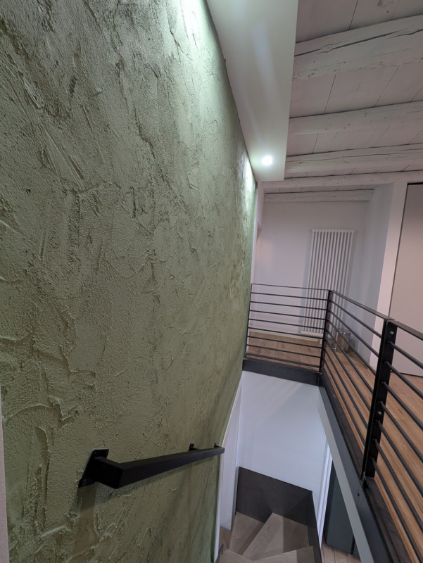 Proponiamo in vendita immobile di 160 mq completamente ristrutturato, con importanti interventi d...