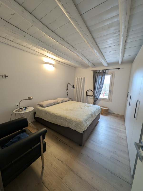 Proponiamo in vendita immobile di 160 mq completamente ristrutturato, con importanti interventi d...