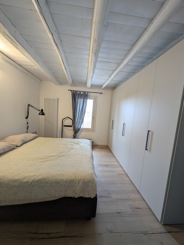 Proponiamo in vendita immobile di 160 mq completamente ristrutturato, con importanti interventi d...