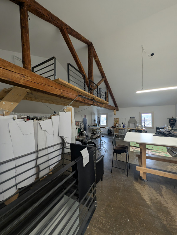 Proponiamo in vendita immobile di 160 mq completamente ristrutturato, con importanti interventi d...