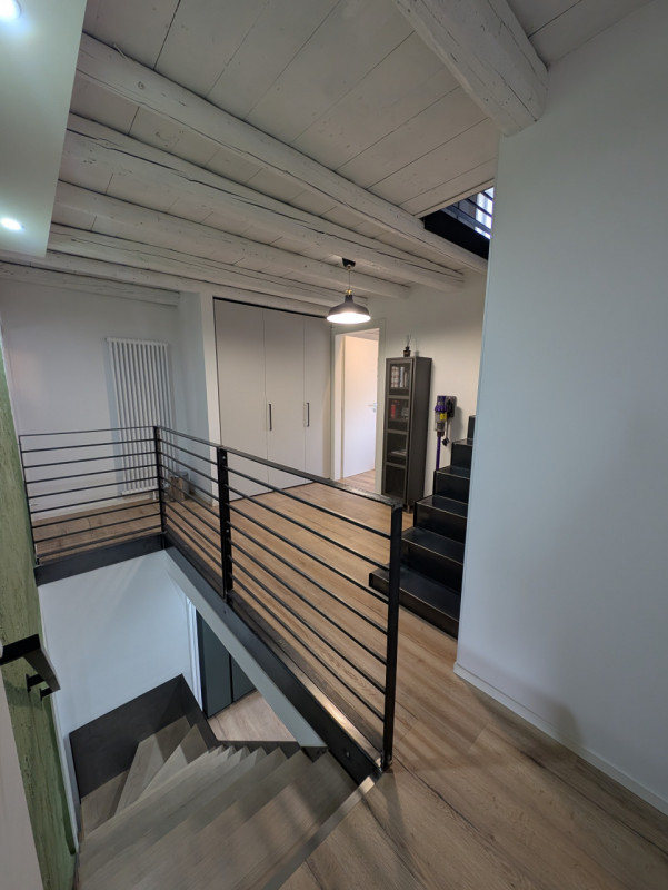 Proponiamo in vendita immobile di 160 mq completamente ristrutturato, con importanti interventi d...