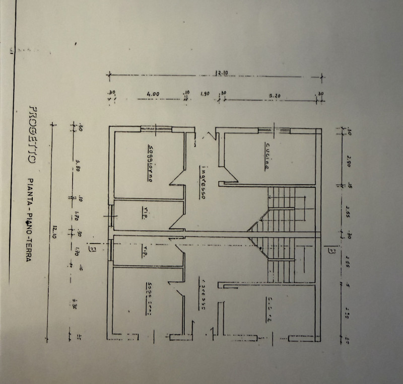 (PER INFO VITTORIO 3517343301) A Montebelluna proponiamo in vendita una stalla edificata nel 1971...