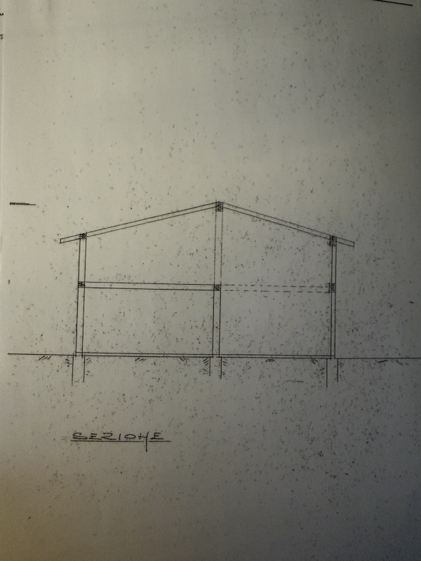 (PER INFO VITTORIO 3517343301) A Montebelluna proponiamo in vendita una stalla edificata nel 1971...