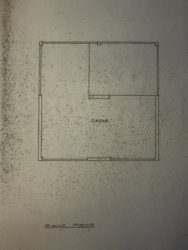 (PER INFO VITTORIO 3517343301) A Montebelluna proponiamo in vendita una stalla edificata nel 1971...