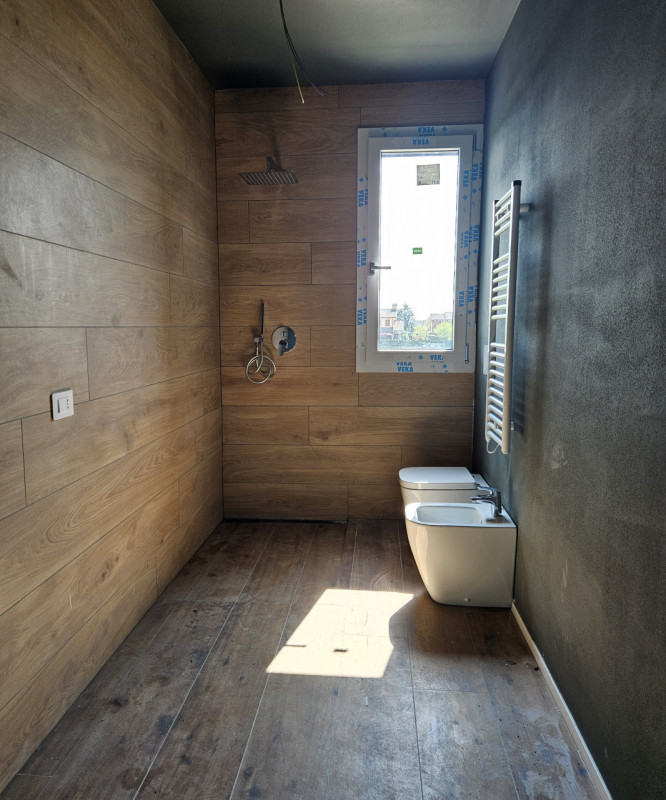 Bifamiliare €. 320.000 Nuova Classe A4 giardino mq. 250.

Nel centro di Codevigo , Bifamiliare  i...