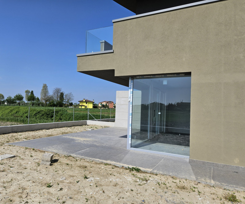 Bifamiliare €. 320.000 Nuova Classe A4 giardino mq. 250.

Nel centro di Codevigo , Bifamiliare  i...