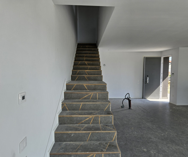 Bifamiliare €. 320.000 Nuova Classe A4 giardino mq. 250.

Nel centro di Codevigo , Bifamiliare  i...