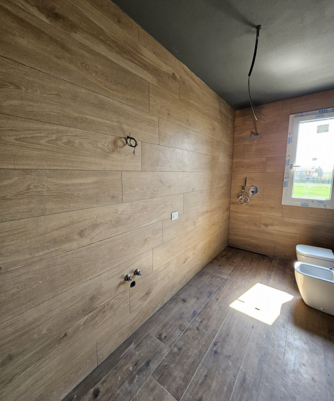 Bifamiliare €. 320.000 Nuova Classe A4 giardino mq. 250.

Nel centro di Codevigo , Bifamiliare  i...