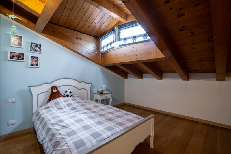 VILLA DEL CONTE - In posizione comoda al centro di Villa del Conte, proponiamo in vendita porzion...