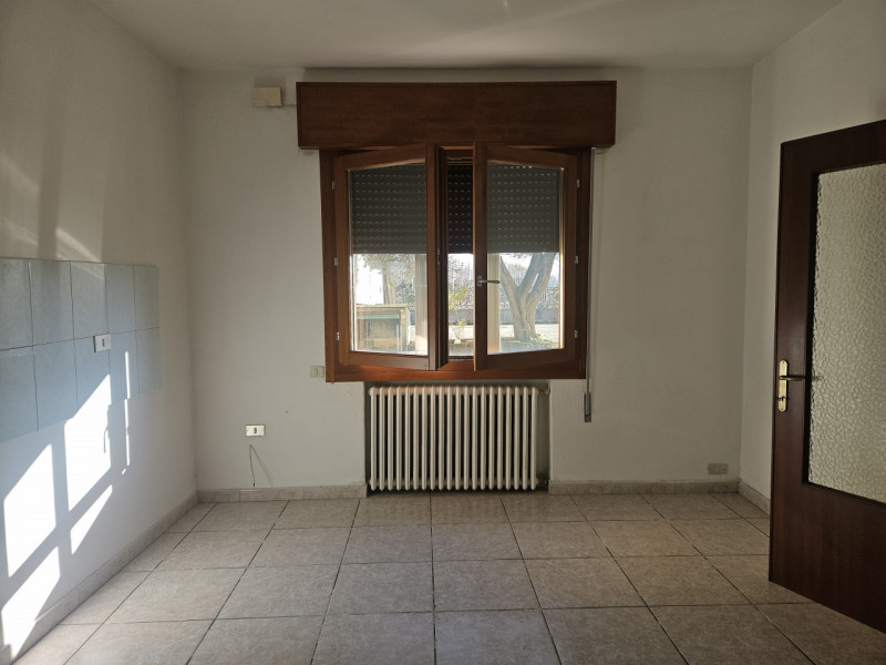 Scopri questa porzione di casa a schiera di testa  nel Comune di Monselice. Questa proprietà in a...