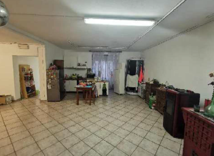 Rif. A.A.237-23

Vendita all'asta - villa unifamiliare su due livelli con giardino in data 12 mar...