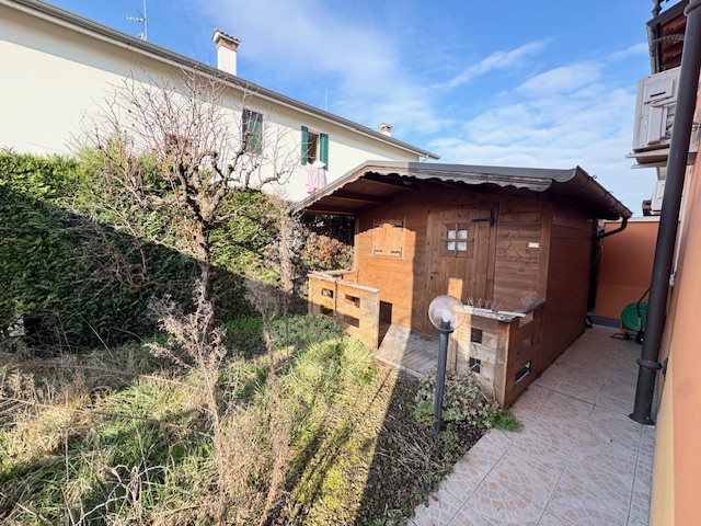 FOSSONA DI CERVARESE S.C. (PD) Porzione di bifamiliare in ottime condizioni, in quartiere residen...