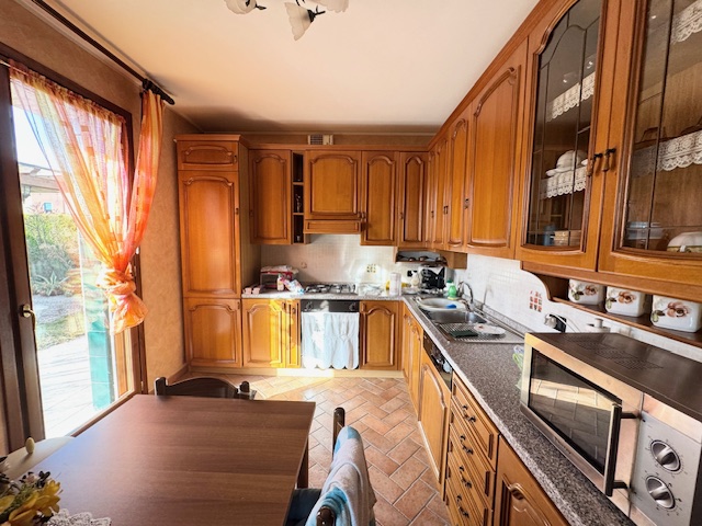 FOSSONA DI CERVARESE S.C. (PD) Porzione di bifamiliare in ottime condizioni, in quartiere residen...