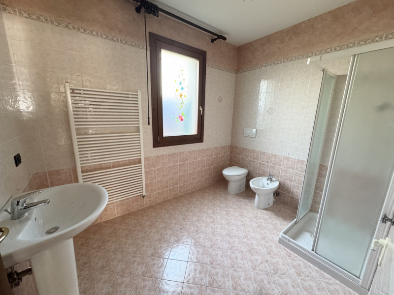 FOSSONA DI CERVARESE S.C. (PD) Porzione di bifamiliare in ottime condizioni, in quartiere residen...