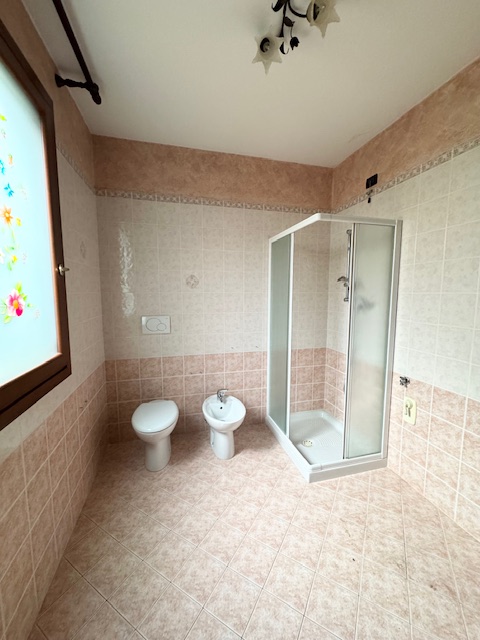 FOSSONA DI CERVARESE S.C. (PD) Porzione di bifamiliare in ottime condizioni, in quartiere residen...