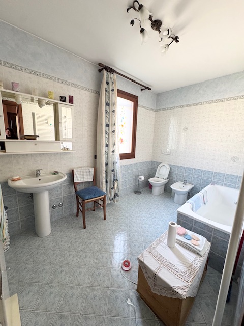 FOSSONA DI CERVARESE S.C. (PD) Porzione di bifamiliare in ottime condizioni, in quartiere residen...