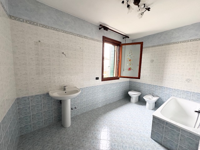 FOSSONA DI CERVARESE S.C. (PD) Porzione di bifamiliare in ottime condizioni, in quartiere residen...