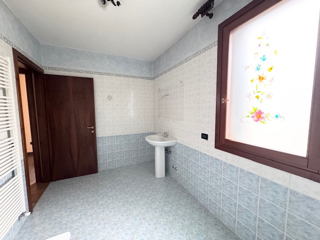 FOSSONA DI CERVARESE S.C. (PD) Porzione di bifamiliare in ottime condizioni, in quartiere residen...