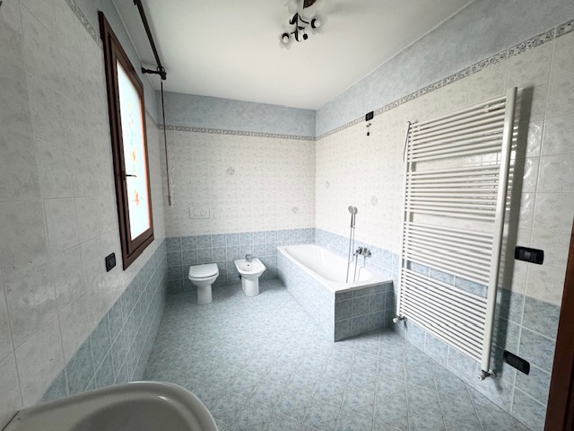 FOSSONA DI CERVARESE S.C. (PD) Porzione di bifamiliare in ottime condizioni, in quartiere residen...