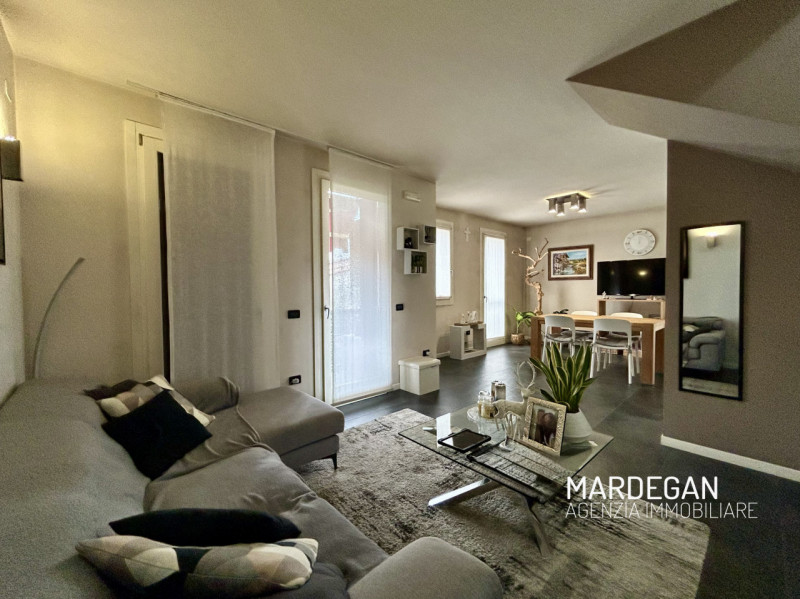 Quando vieni a scoprirlo?
Proponiamo in vendita un bellissimo duplex a Galliera Veneta, ubicato a...